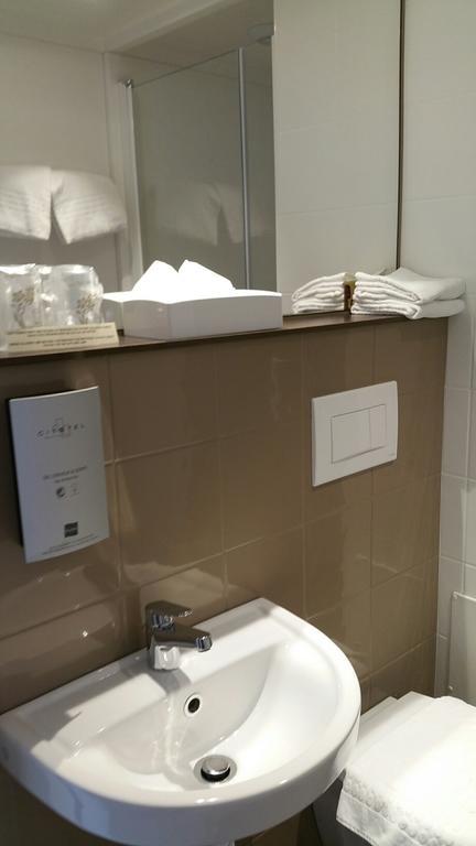 Cit'Hotel Du Port Rhu Douarnenez Esterno foto