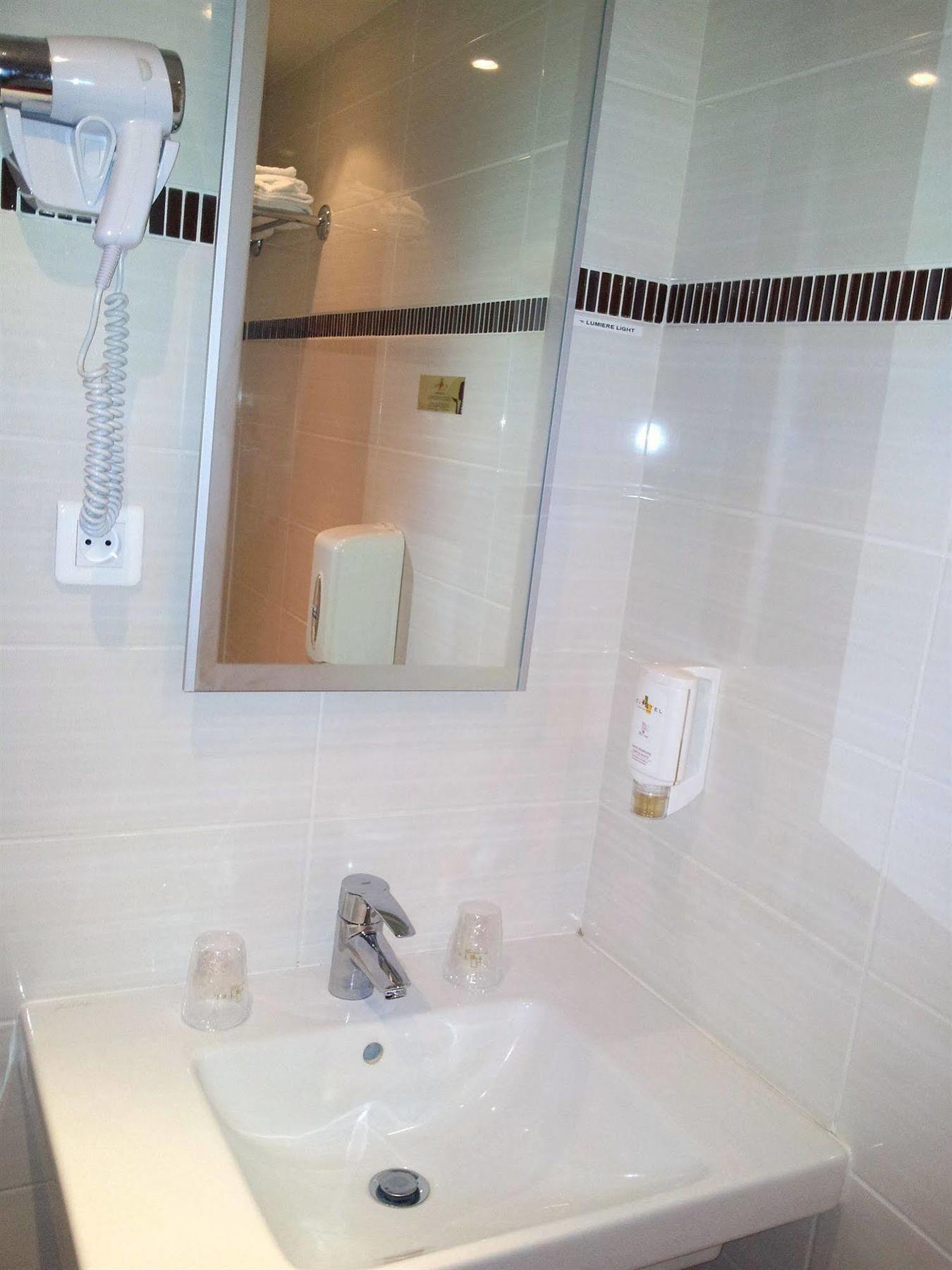 Cit'Hotel Du Port Rhu Douarnenez Esterno foto