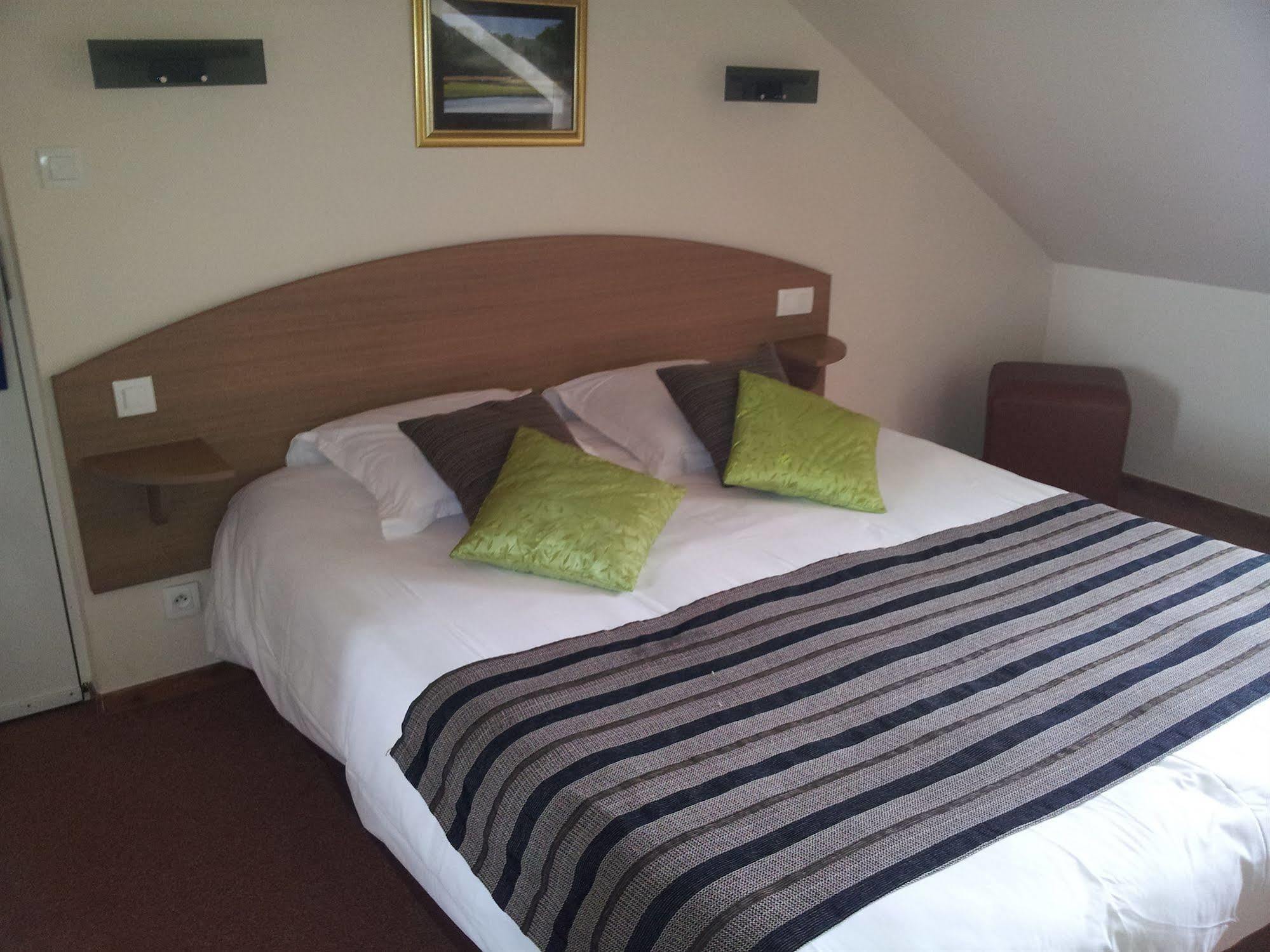 Cit'Hotel Du Port Rhu Douarnenez Esterno foto